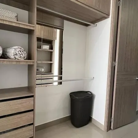 Beautiful 1br Apt With Ocean View-16th Floor!